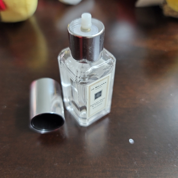 Used once Jo Malone English Pear & Freesia Cologne 9 mL - Picture 5 of 6